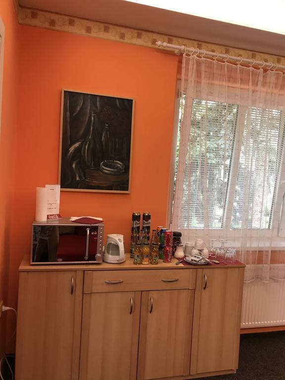 Hotel Bohemia Йичин Экстерьер фото